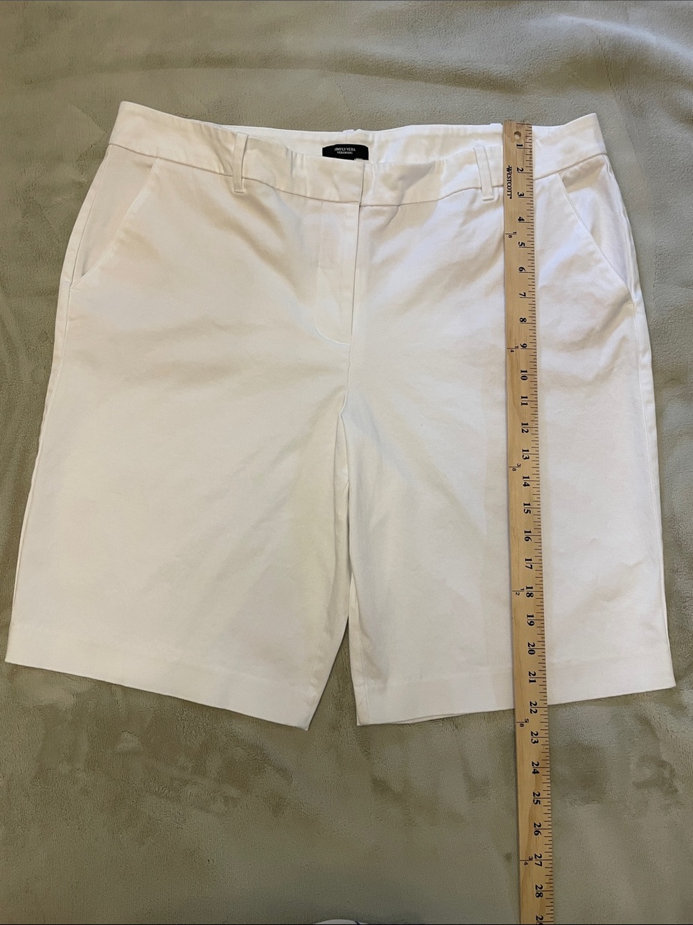 Simply Vera Vera Wang White Bermuda Shorts Size 18